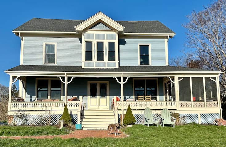 Jamestown Victorian – 15% End of Summer Discount