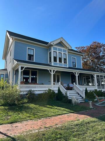 Jamestown Victorian – 15% End of Summer Discount gallery image 3