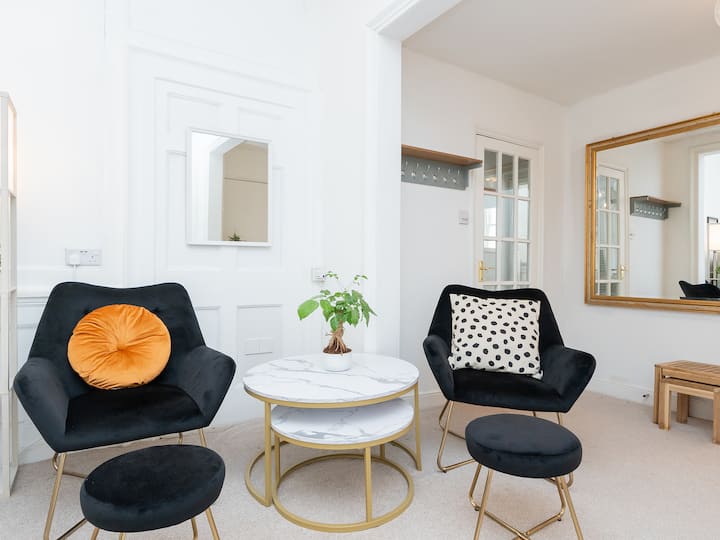 Charming Central Bath Apartment + Shared Courtyard - Bath
