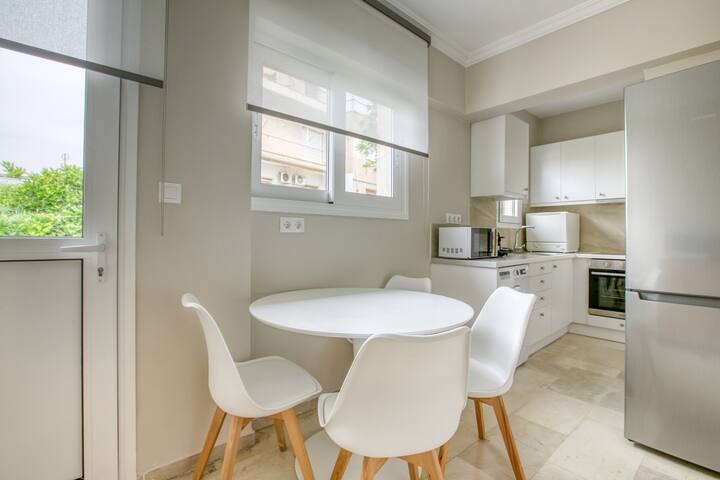 Avra – Premium Acropolis view – Family bedroom gallery image 4