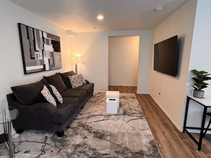 Modern & Stylish, King Bed, Wifi - Spokane Valley, WA