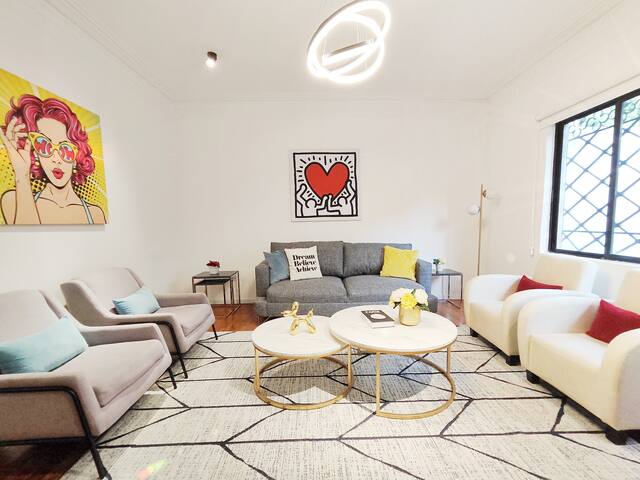 House @ Polanco’s Heart: 6 BR & 6.5 Baths gallery image 2