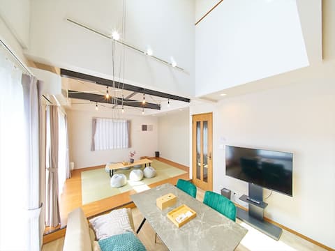4 minutes!Up to 10 people/112 ㎡/2 double beds, 2 single beds, 5 futons, sofa bed
