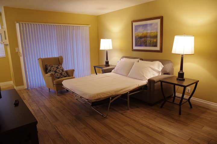 Hollywood 2 Bedroom Free Parking Iv - Hollywood, CA