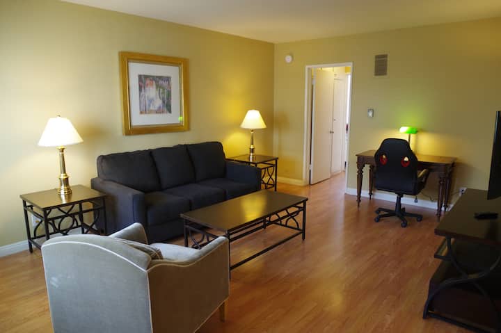 Hollywood 1 Bedroom V - Hollywood, CA