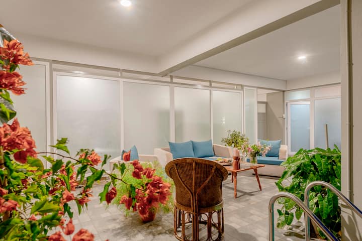 Living room image 2