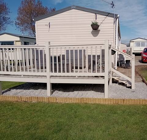 Caravan sleeps 10 with decking ref 71023G