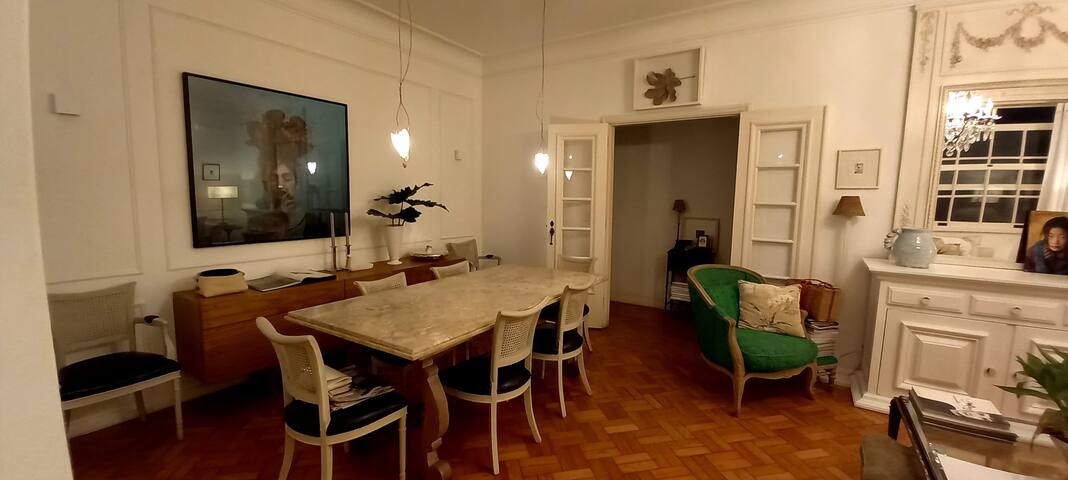 Apto no Leblon uma quadra da praia gallery image 5