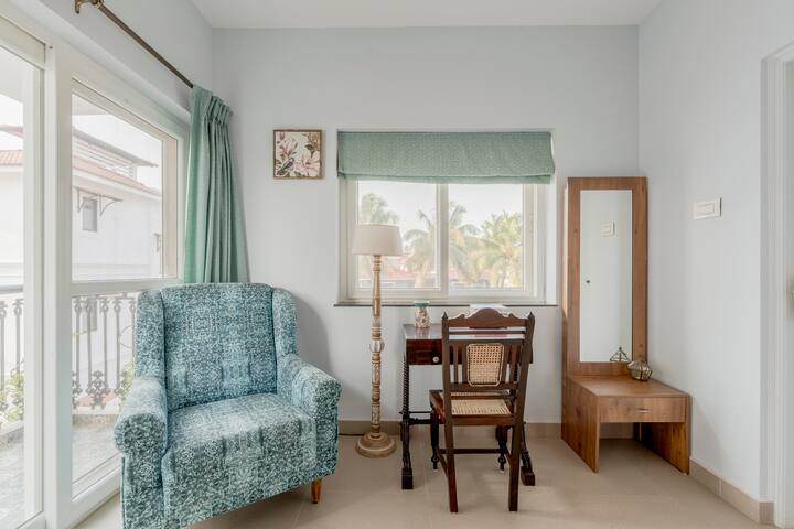 Living room image 7