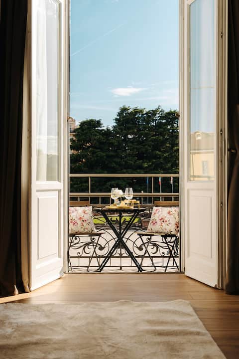 Elegant apartment with private parking