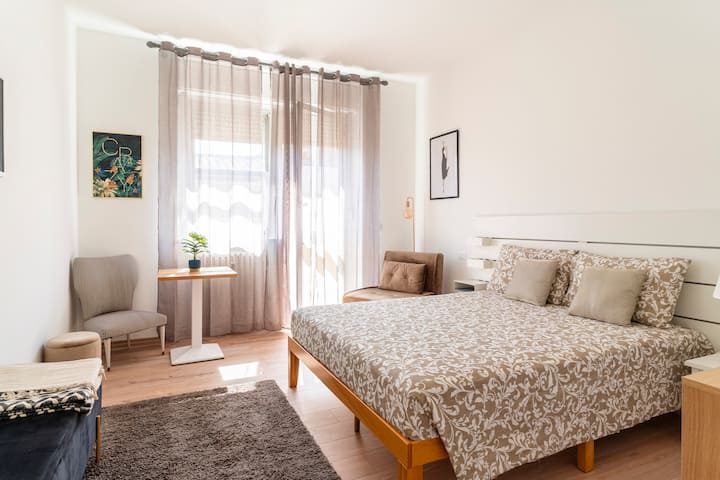 Livorno Bright Apartment With Balcony! - Provincia de Livorno