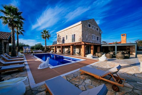 Incredible Luxury Rustic Estate - Villa Marta