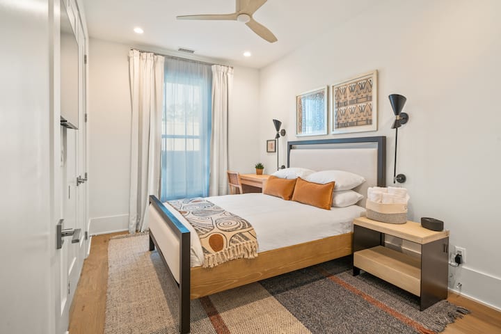 Bedroom 3 on main level with full bathroom.