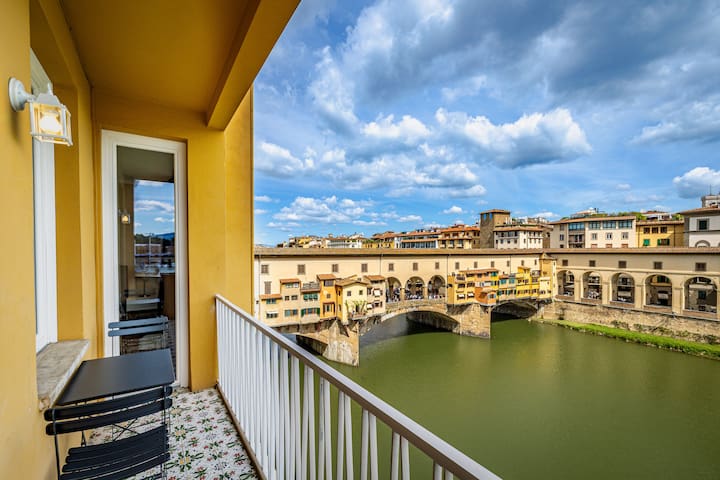YiD balcony on Pontevecchio view