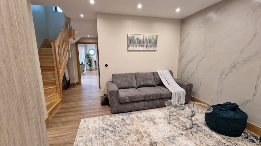 Deluxe House gallery image 2