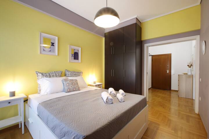 Modern 2BA next to Acropolis gallery image 5