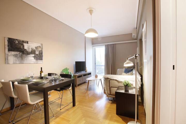 Modern 2BA next to Acropolis gallery image 2