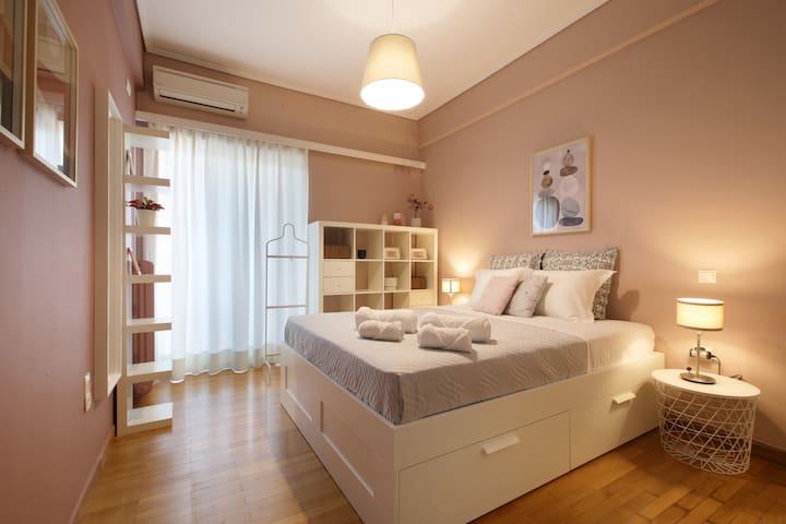 Modern 2BA next to Acropolis