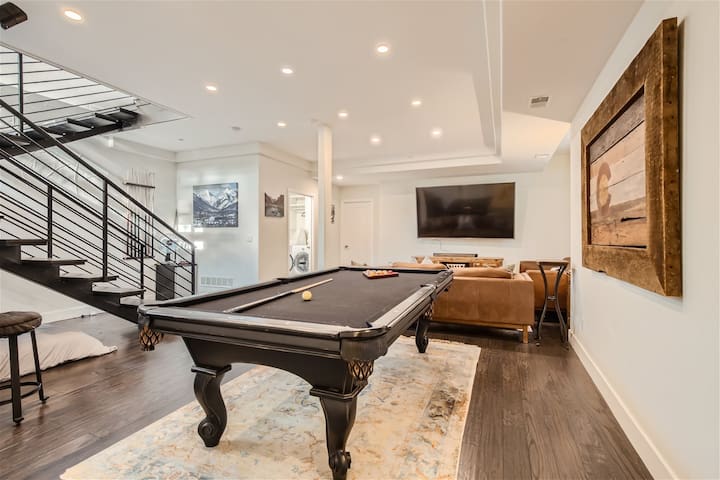 Pool Table I City Park I RiNo I Sleeps 13 gallery image 4