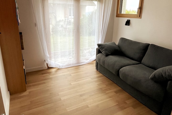 Третата спална соба кога каучот е на кауч