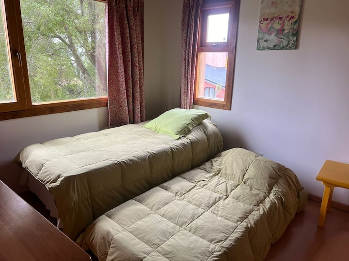 חדר עם 2 מיטות יחיד