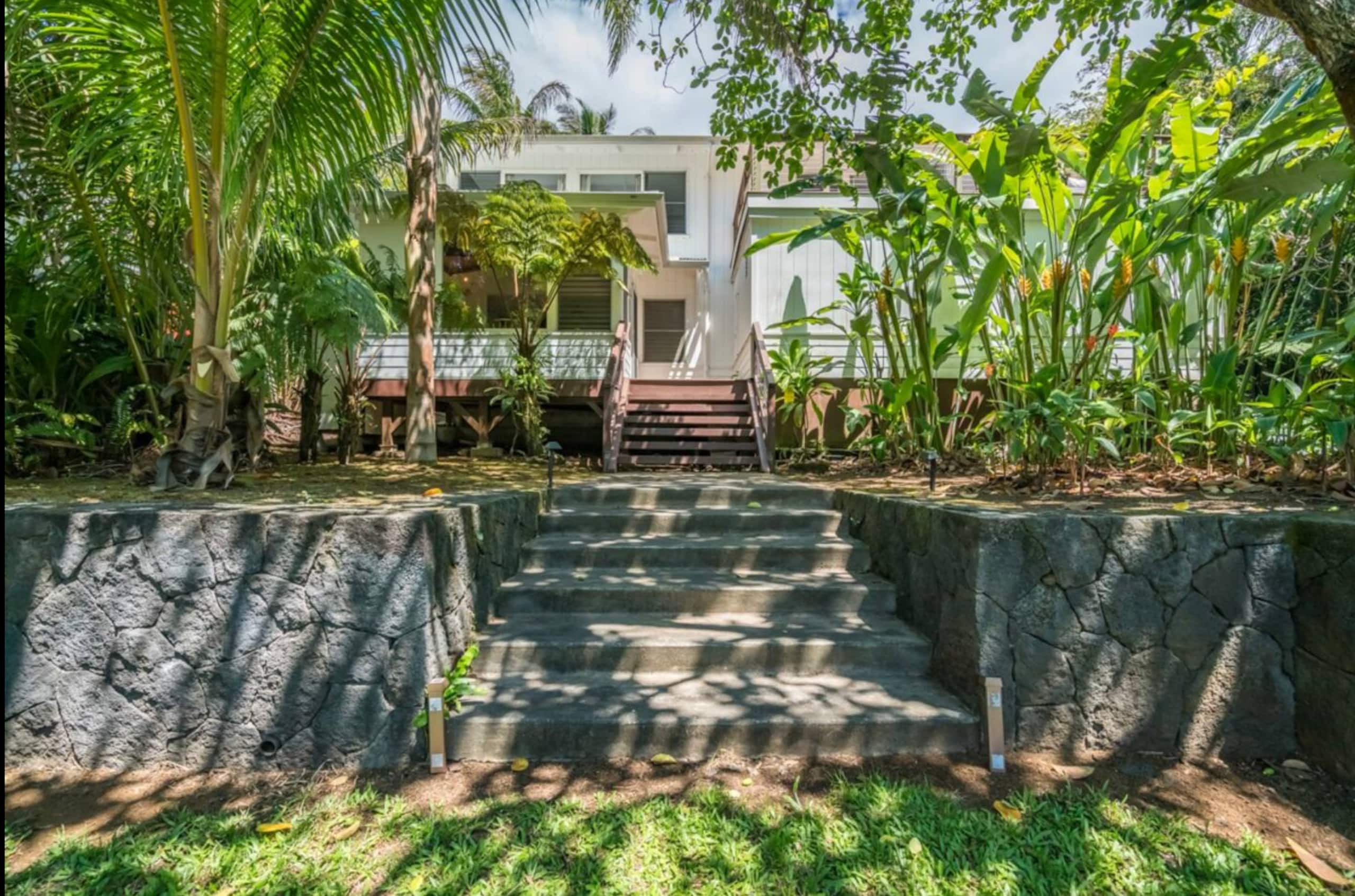 Home in Pahoa · ★4.86 · 4 bedrooms · 5 beds · 3 baths - Image 74