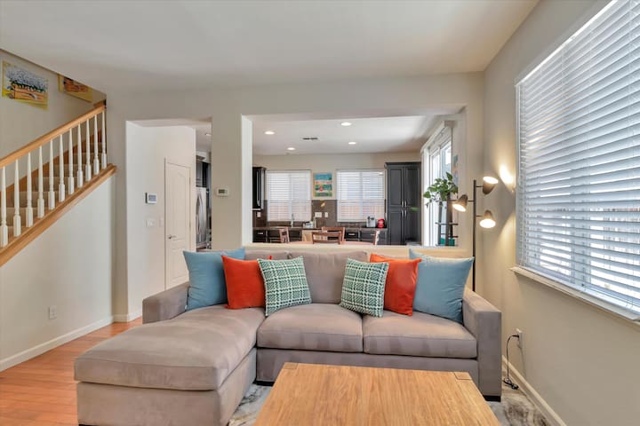 Silicon Valley Hub: Near Levi’s stadium