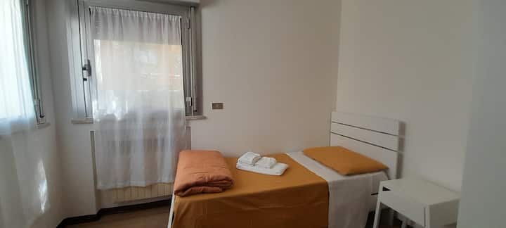 חדר "C" עם מיטת יחיד