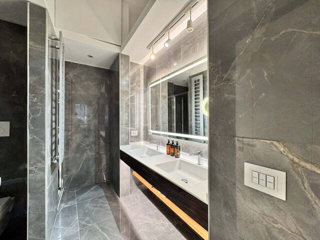 The Condotti – Elegant 5Bdr 2.5Bth @ Spanish Steps gallery image 4