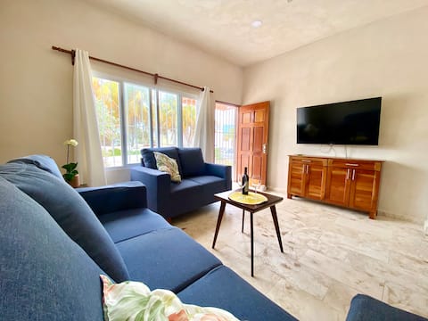 Top performing Airbnb: New Remodeled Charming house 2 b, 2 bath w/Pool in Chuburná
