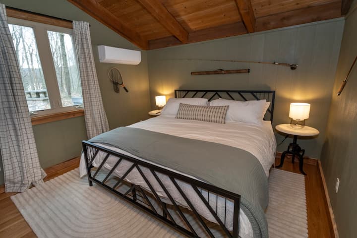 Მყუდრო სათევზაო თემატური ოთახი დიდი ზომის საწოლით!