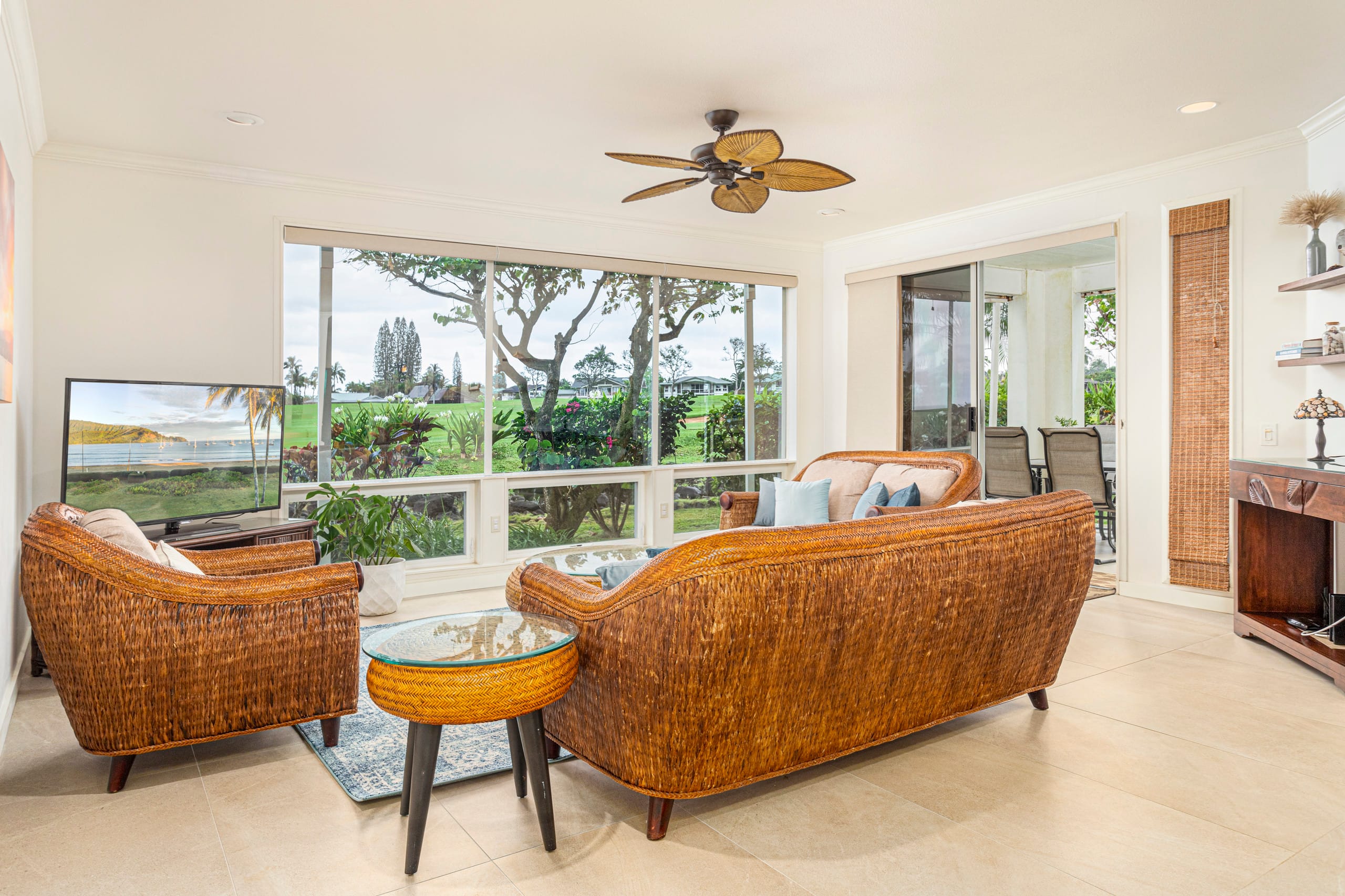 Tranquil, Spacious 1-BD 1-BA, AC, Pool, Hot Tub - Image 3