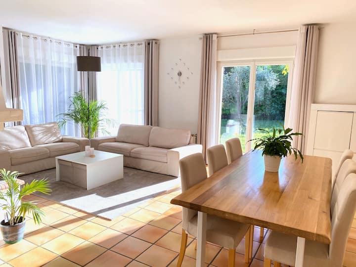Villa Familiale Avec œUfs Et Légumes Frais - Biot