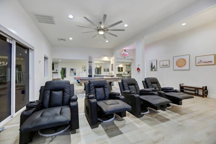 Ultimate Family Getaway Pickleball Heated Pool gallery image 2