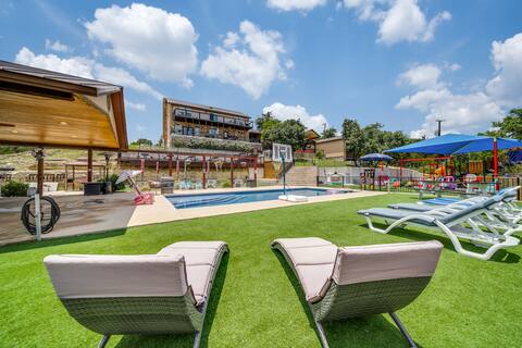 *NEW* Game Room, Pool, Hot tub, Playground, Views