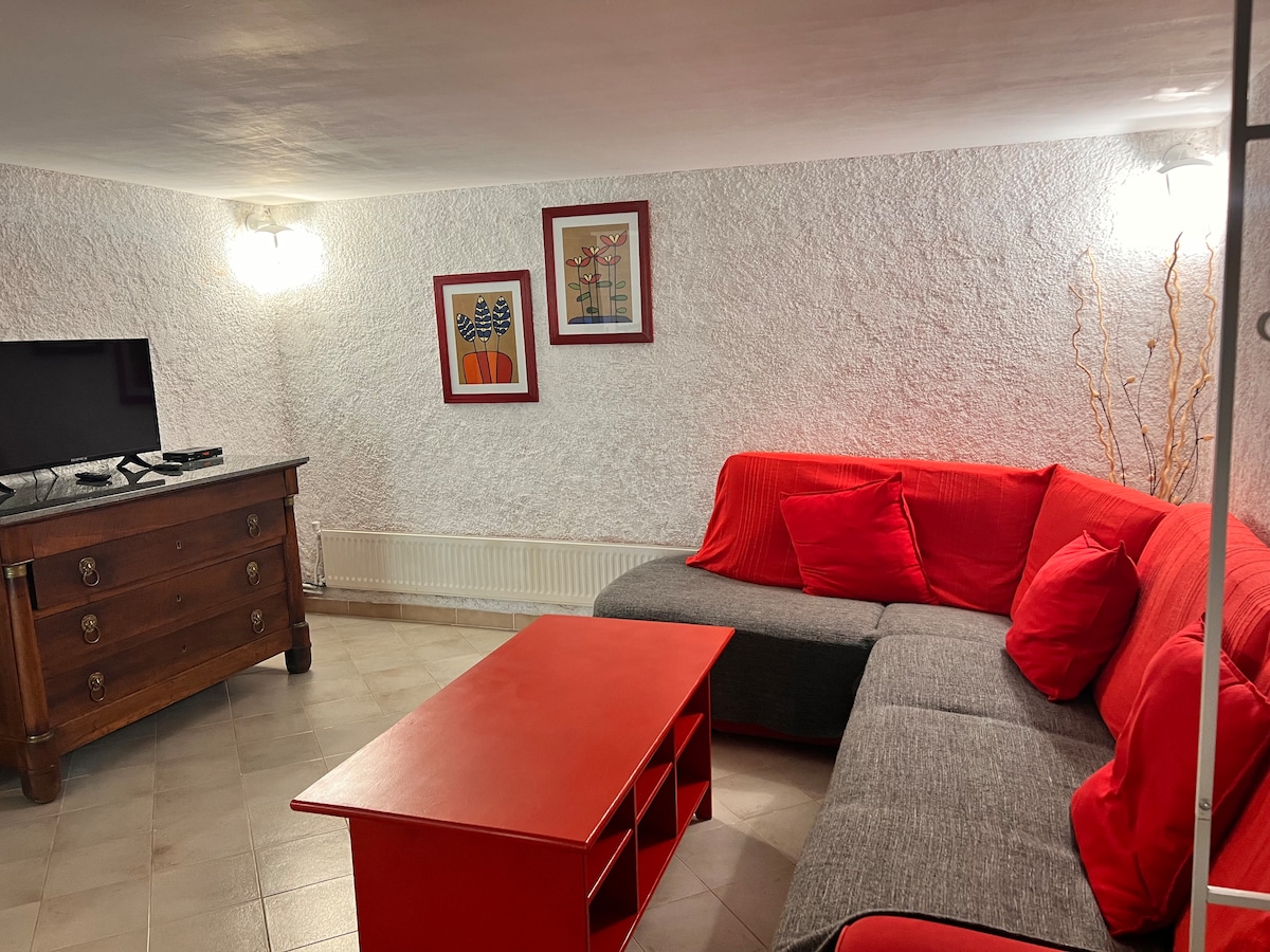 Obývačka s televízorom (kanály TNT)