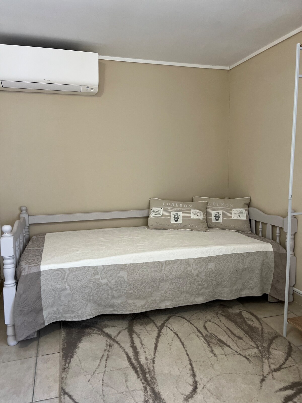 jednolôžko  (90 x 190)

klimatizácia