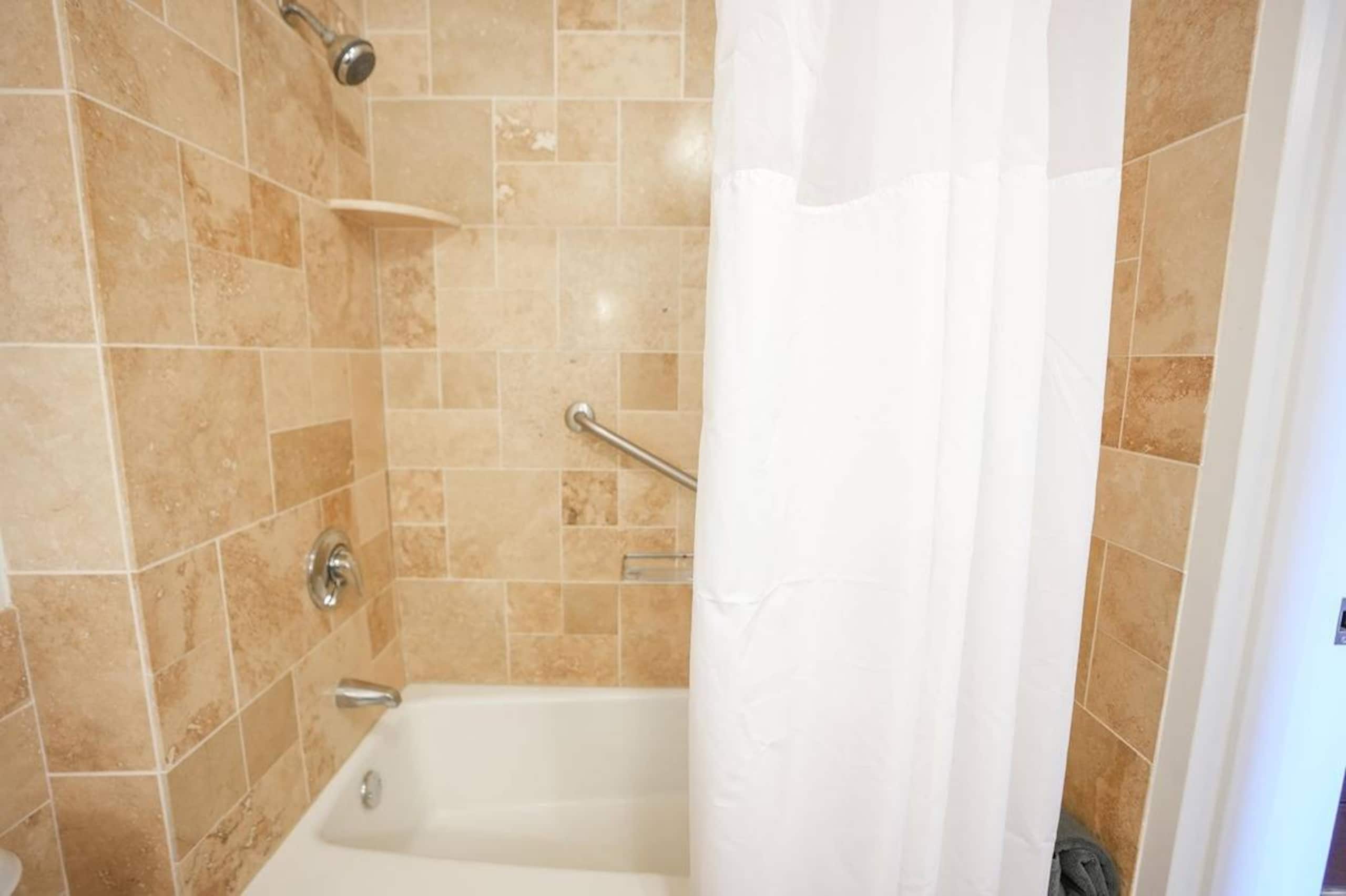 Resort in Lihue · ★4.89 · 1 bedroom · 1 bed · 1 private bath - Image 10