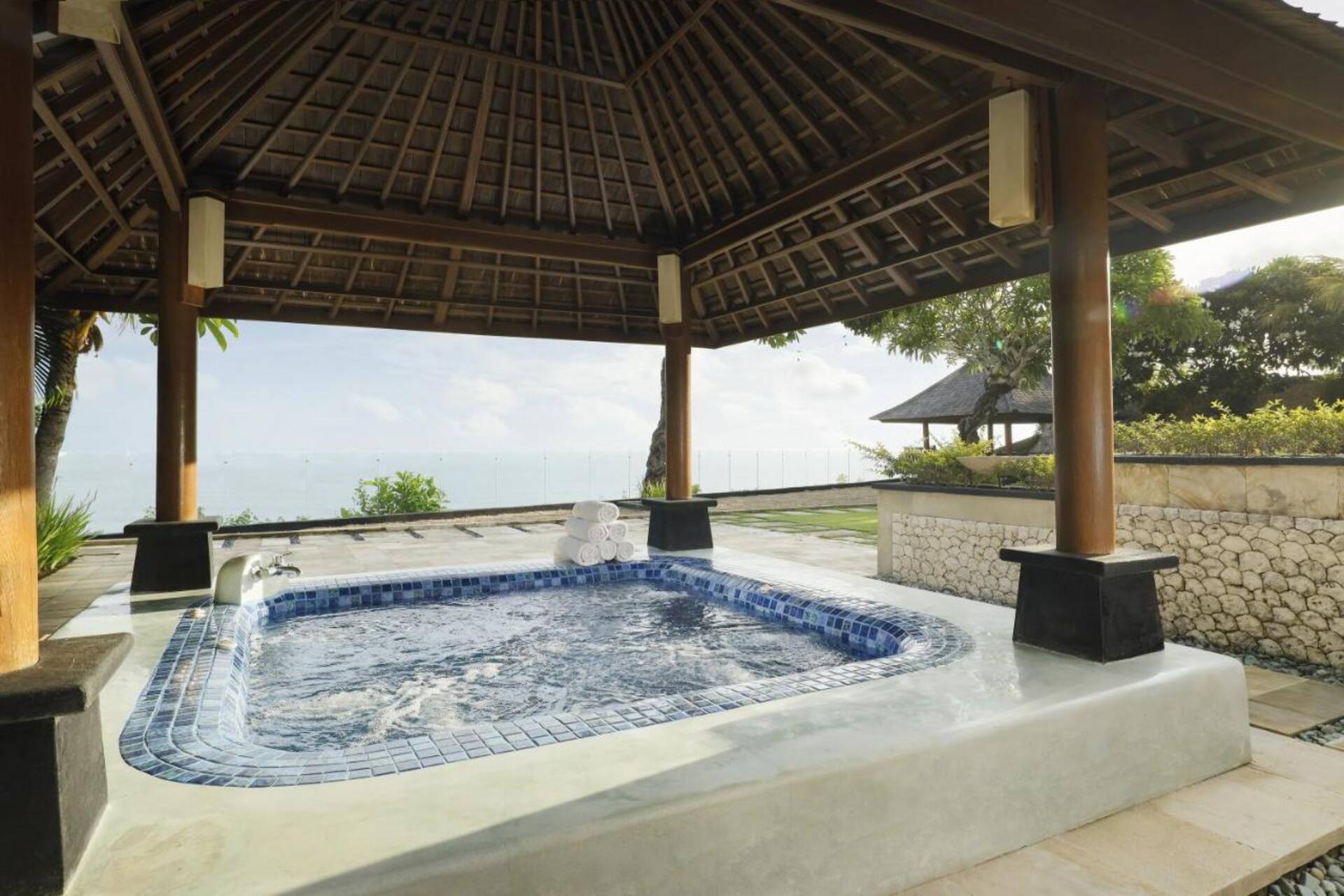 Grand Ocean Vista 7 Bedroom Private Villa in Uluwatu 3
