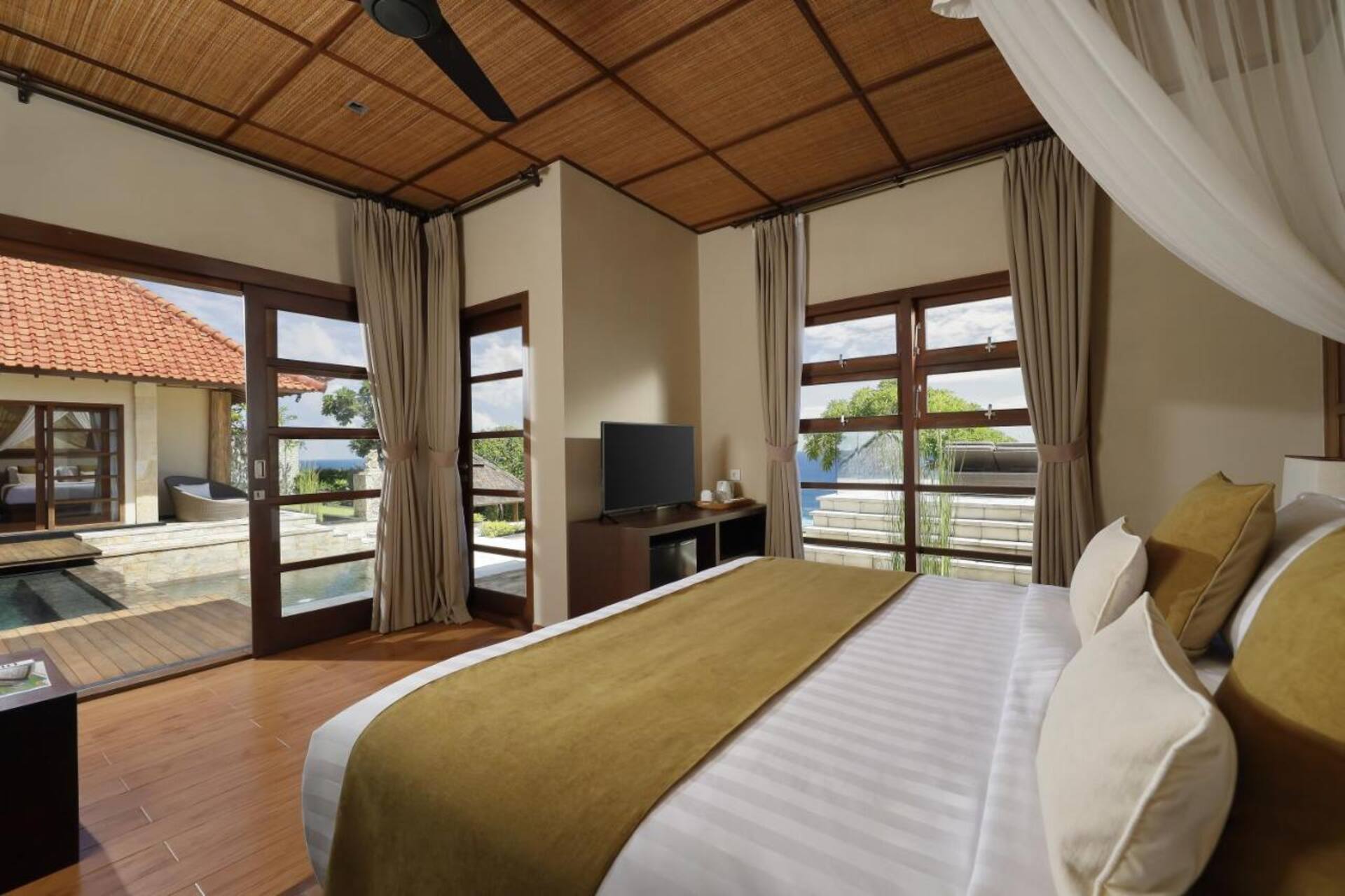 Grand Ocean Vista 7 Bedroom Private Villa in Uluwatu 3