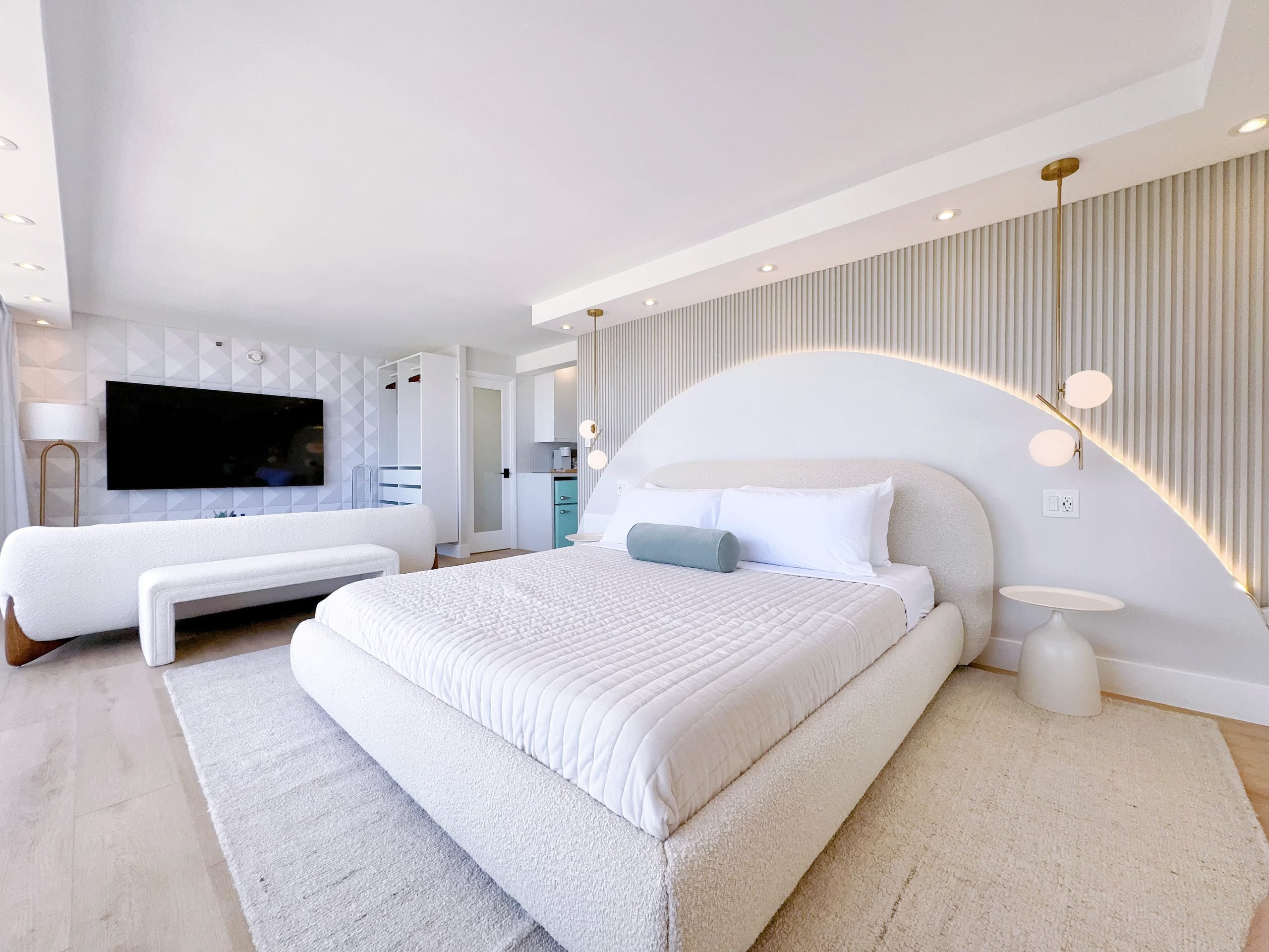 Top FL-Luxury Ocean View King Suite-Waikiki Beach~ - Image 1