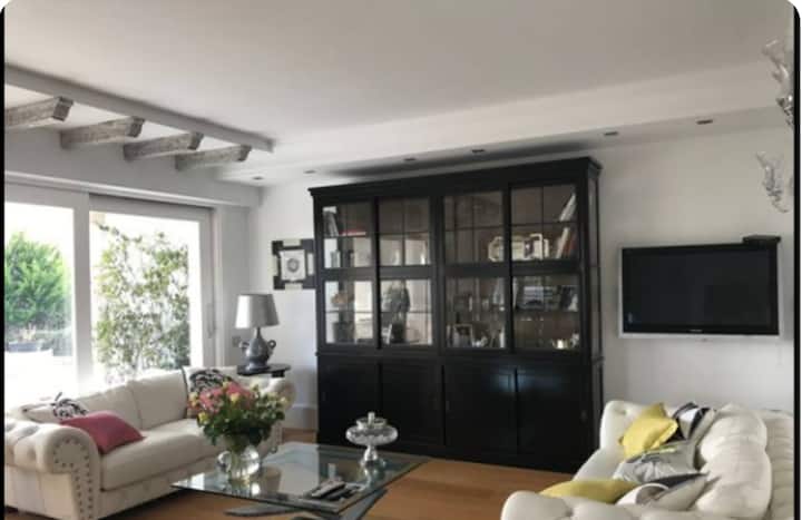 Belle Chambre Hloumé Sur La Colline  Ch 3 Amis - Saint-Jean-de-Luz