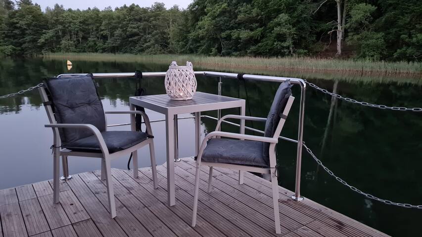 Unruh Marine managed Airbnb listing 1