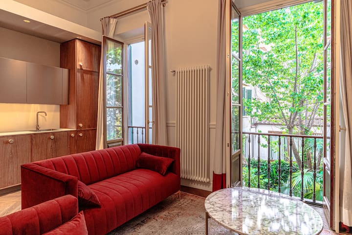 Luxury Secret Garden View