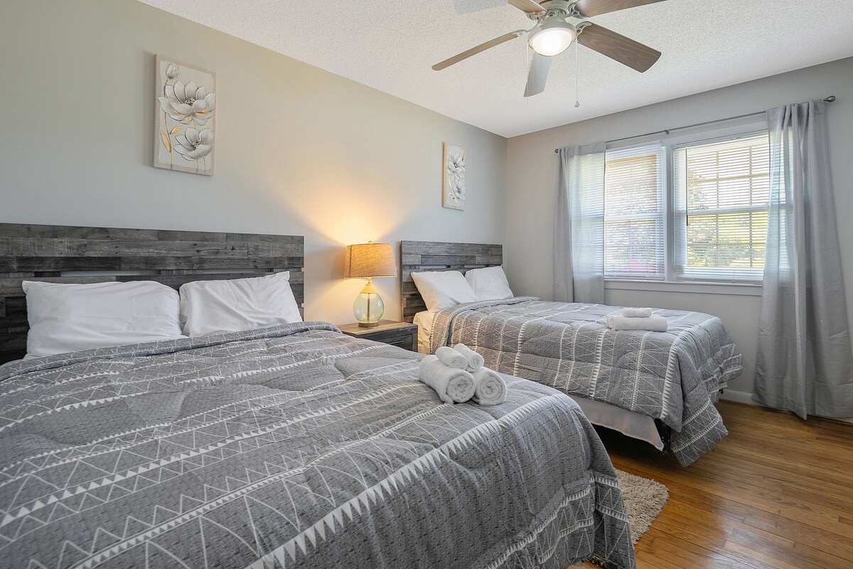 Спална соба 4 брачни кревети