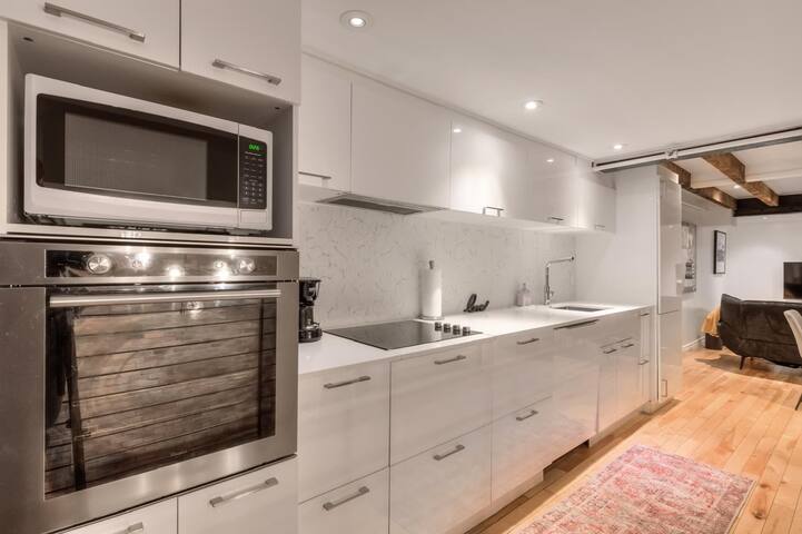 Entire Floor Loft | 2 combined units, Old Montreal gallery image 5