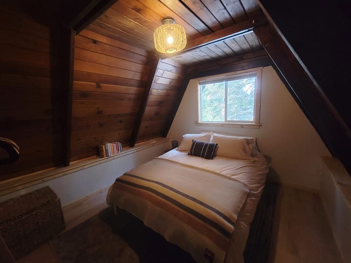 Bedroom 2 - identically sized bedrooms with super comfy Deamcloud queen mattress and lots of pillows. Blackout pulldown shades for privacy and the option to sleep in