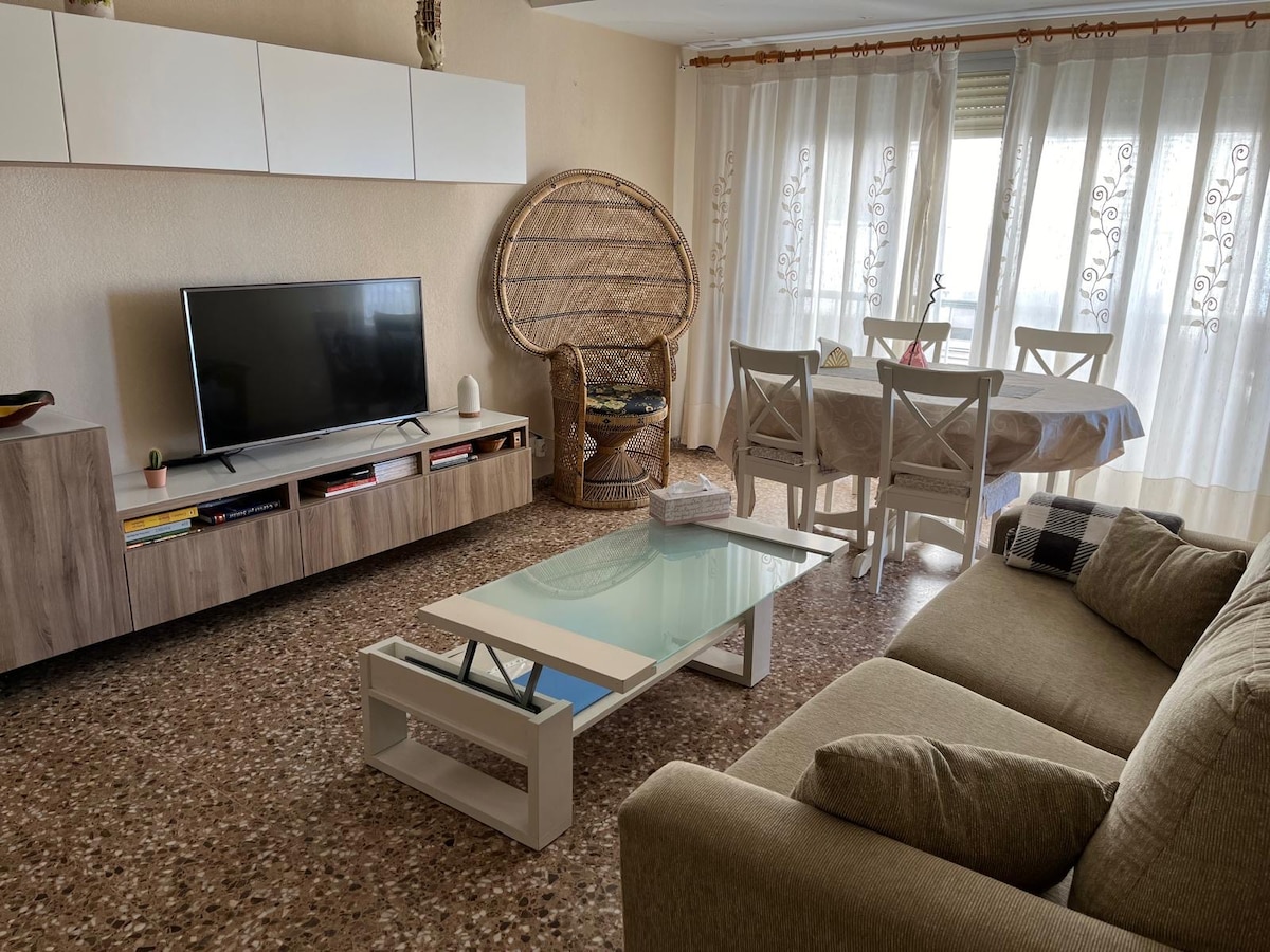 Annonce Airbnb populaire: Sunny Seaside Serenity à Sueca