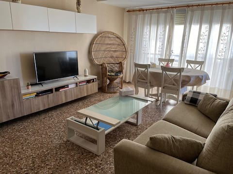 Popular Airbnb listing: Sunny Seaside Serenity in Sueca