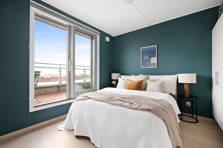 Penthouse with private rooftop gallery image 4